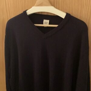 GAP Men's V-Neck Sweater - Dark Blue